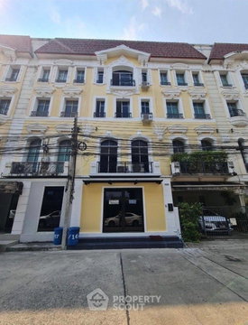 Spacious 4-BR 400 Sqm Townhouse At Baan Klang Muang Monte-Carlo (ID 3315780)