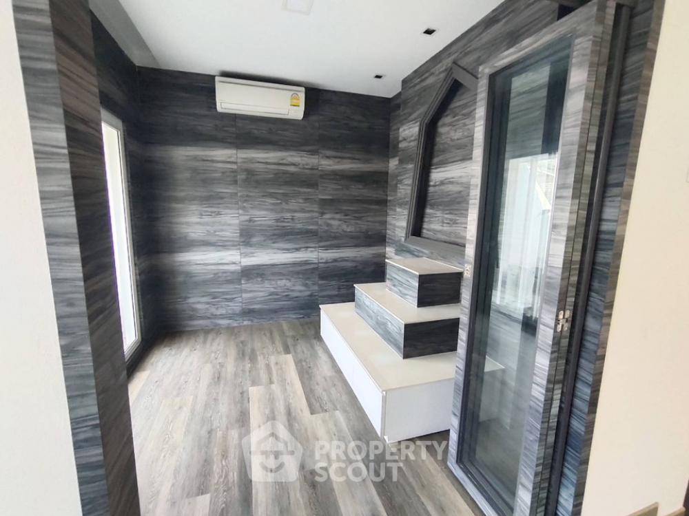 รูป คอนโด 3 ห้องนอน 650 ตร.ม. Prompak Gardens ใกล้ BTS พร้อมพงษ์ (ID 1032317) - รูปที่ 27/48