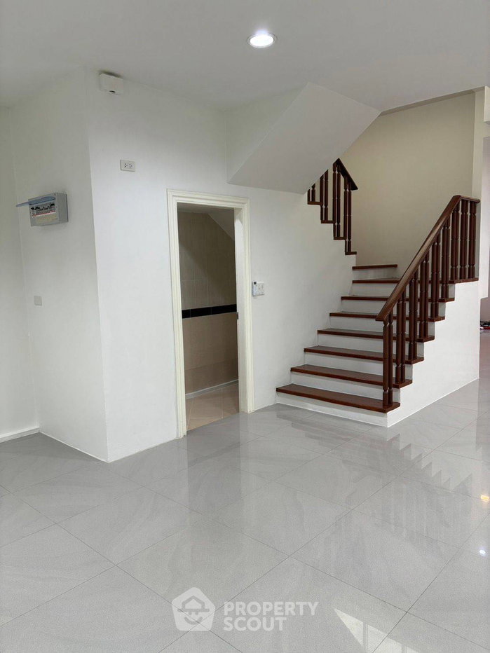 รูป ทาวน์เฮาส์ 4 ห้องนอน พื้นที่ 400 ตร.ม. บ้านกลางเมือง มอนติคาร์โล (ID 3315780) - รูปที่ 4/10