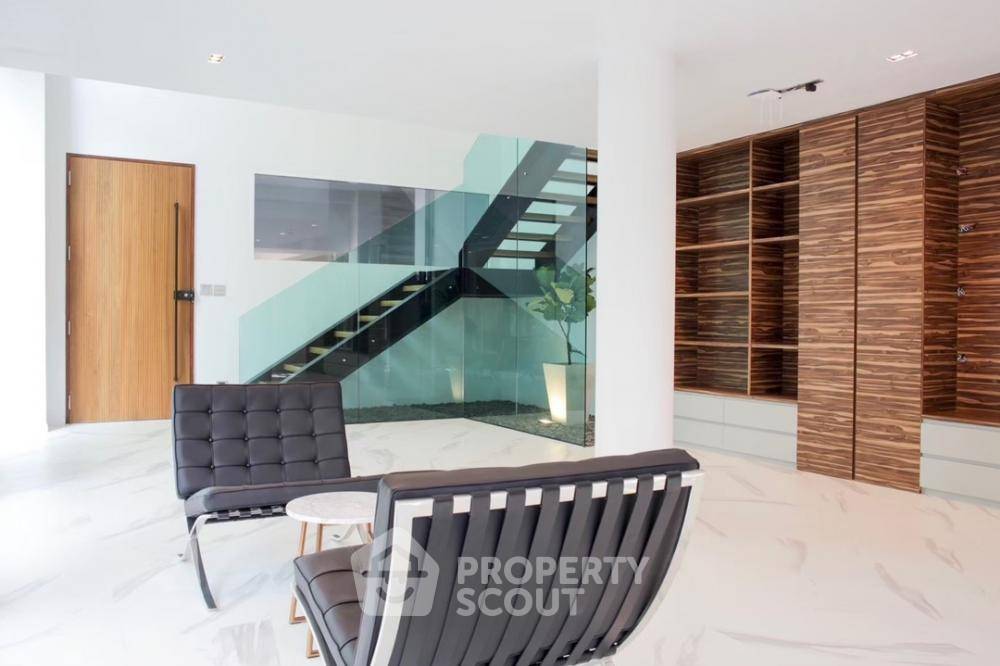 รูป คอนโด 3 ห้องนอน 650 ตร.ม. Prompak Gardens ใกล้ BTS พร้อมพงษ์ (ID 1032317) - รูปที่ 4/48