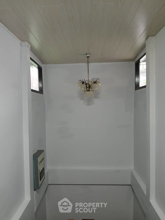 รูป บ้าน 4 ห้องนอน ขนาด 260 ตร.ม. พระโขนงเหนือ ใกล้ BTS เอกมัย (ID 3314029) - รูปที่ 7/16