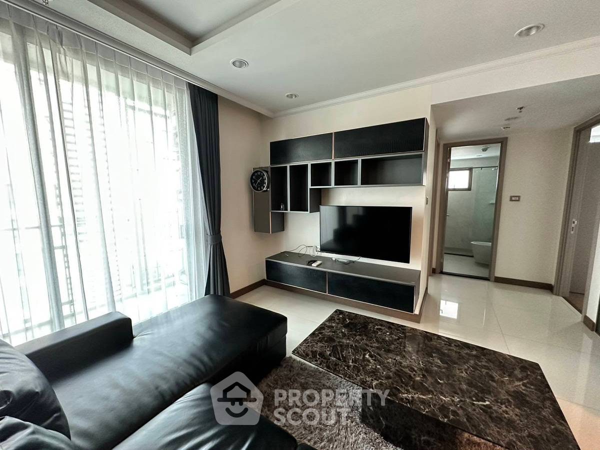 picture 2-BR Condo At Supalai Oriental Sukhumvit 39 Near MRT Phetchaburi (ID 3314086) - 2/10