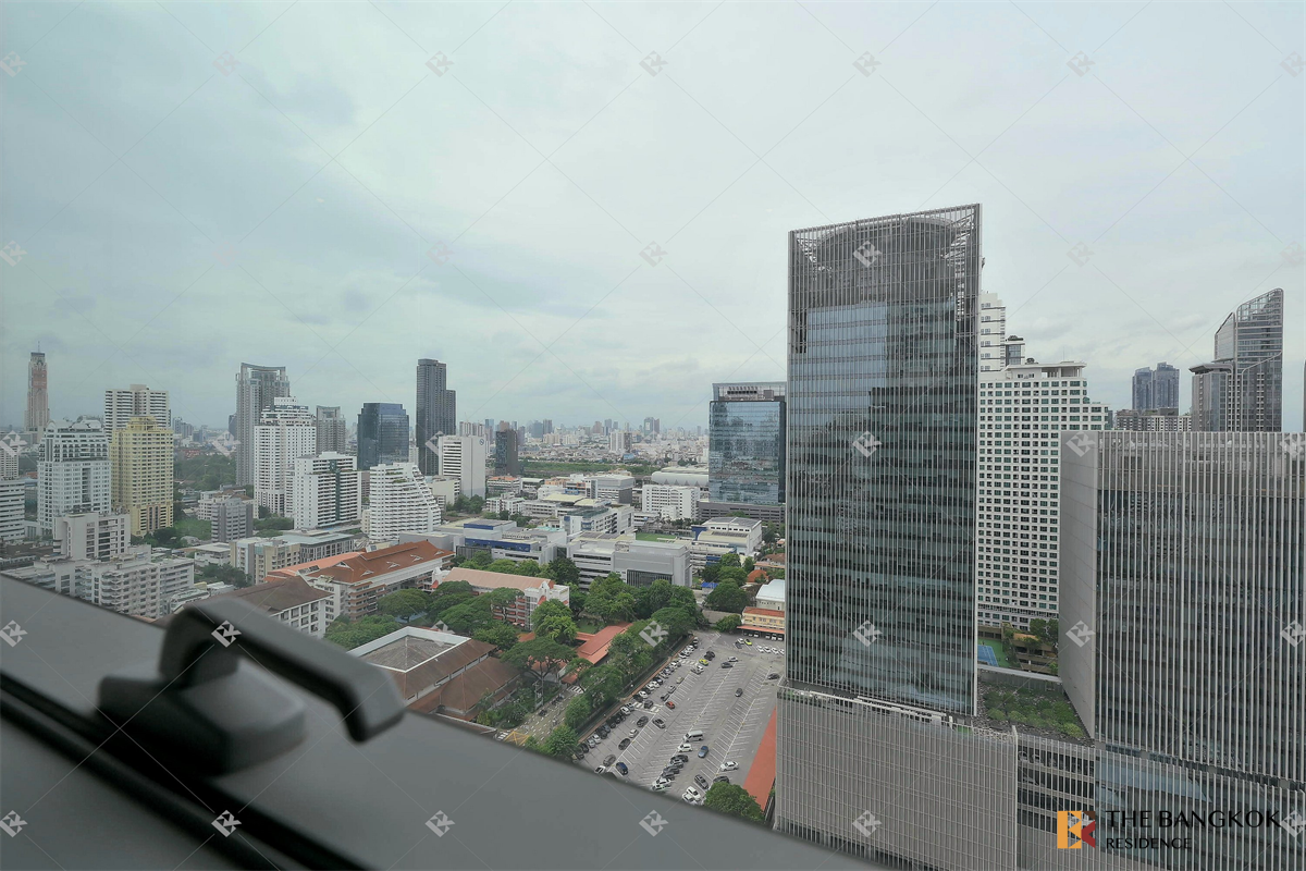 picture The Room Sukhumvit  21  Looking for an owner for this special unit - 2/10