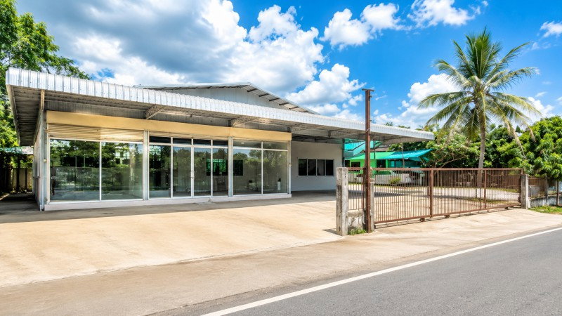 			Showroom Warehouse for rent 200 sq.m.  NonThon Municipality PTT Mueang KhonKaen District with 1 offi          