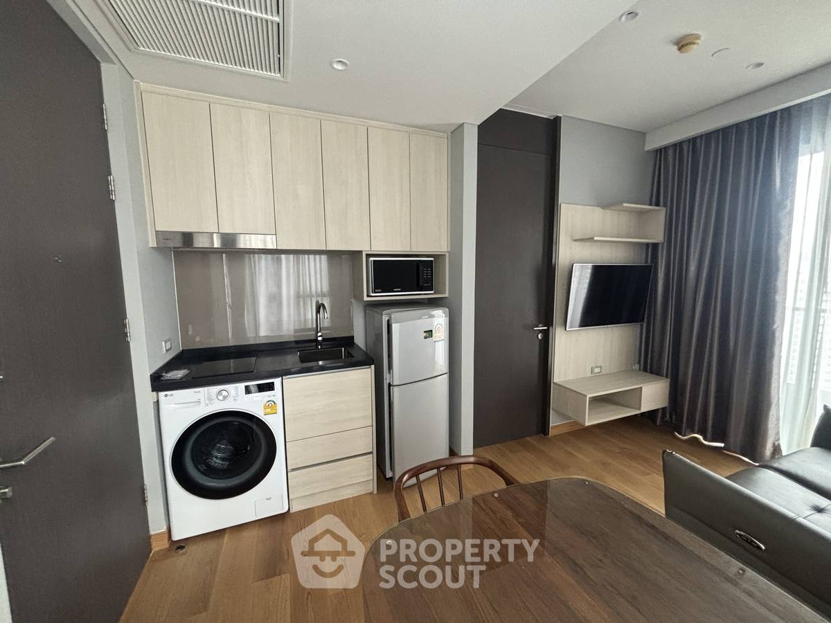 picture 30th-Floor 1-BR At The Lumpini 24 Near BTS Phrom Phong (ID 3014484) - 10/19