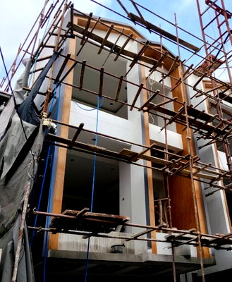 Houses for sale Bangkok :  Large detached house in the heart of the city! Just 800m from the MRT, with a private rooftop garden 🌿 Prime location Ratchada-Rama 9