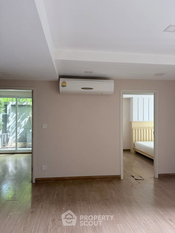 picture 2-BR Condo At Maestro 39 Sukhumvit 39 Near BTS Phrom Phong (ID 3300942) - 4/12