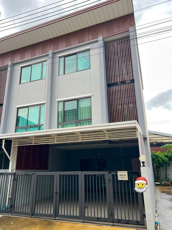 รูป 🏠✨ ให้เช่า Townhome 3 ชั้น หลังมุม | Siri House Ratchada 18 4 ห้องนอน 3 ห้องน้ำ รัชดา 18 – ลาดพร้าว 80 – เหม่งจ๋าย 🛋️ เฟอร์นิเจอร์ใหม่ พร้อมเข้าอยู่ - รูปที่ 1/18