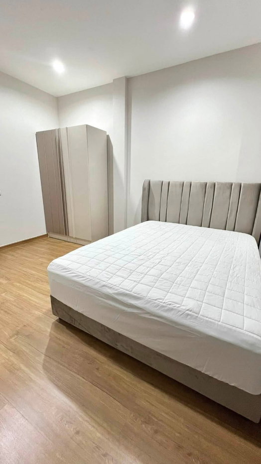 รูป 🏠✨ ให้เช่า Townhome 3 ชั้น หลังมุม | Siri House Ratchada 18 4 ห้องนอน 3 ห้องน้ำ รัชดา 18 – ลาดพร้าว 80 – เหม่งจ๋าย 🛋️ เฟอร์นิเจอร์ใหม่ พร้อมเข้าอยู่ - รูปที่ 5/18