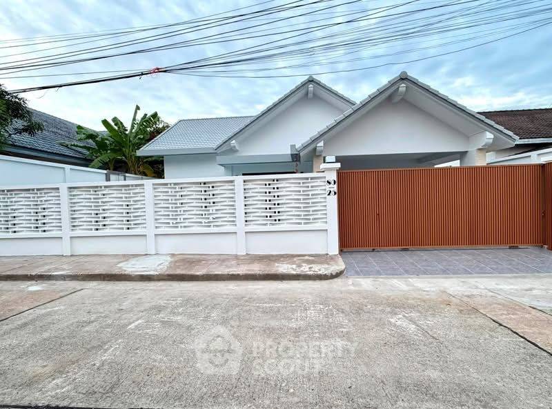 รูป บ้านเดี่ยว 3 ห้องนอน ขนาด 160 ตร.ม. สำหรับขายใน Areeya Villa พัทยา (ID 3314066) - รูปที่ 1/15