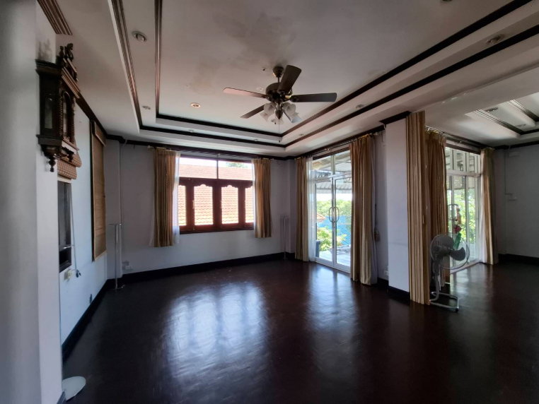 picture Bann Mit Maitri soi 28 Nong Chok, Bangkok - 8/17