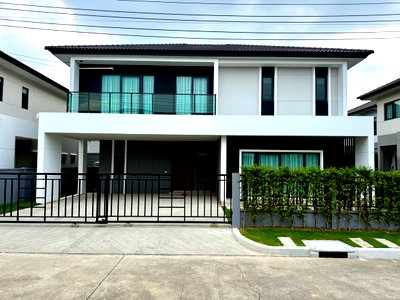 เช่าบ้านเดี่ยว ปทุมธานี : 🏡#MT2609_157🏡💥ด่วน💥ว่างชัวร์ รีบคลิก ก่อนหลุดมือ‼️ 𝗙𝗼𝗿 𝗥𝗲𝗻𝘁9️⃣0️⃣ k.🔥 ใกล้ รถไฟฟ้าสายสีแดง โครงการ เซนโทร วิภาวดี
