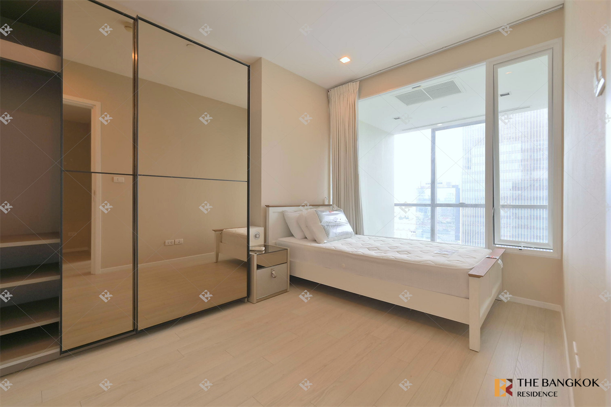 picture The Room Sukhumvit  21  Looking for an owner for this special unit - 10/10