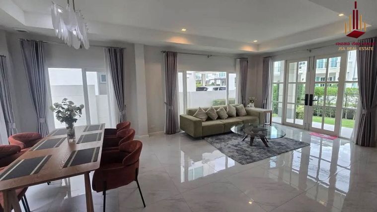 4-bed house for rent, 240 sqm, 60 sq wah, Laddarom Chatuchot 15