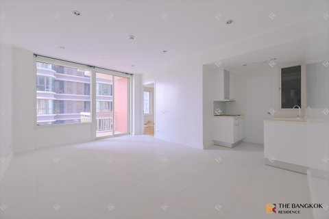 🔥🔥Manhattan Chidlom Renovated Unit, Unfurnished, Very Good Price, Pet-Friendly, Near BTS Chit Lom 🔥🔥