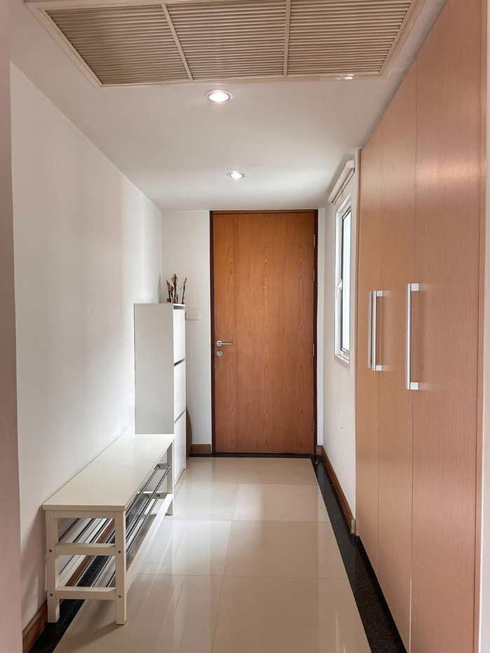 picture Residence                         52  - 2/18