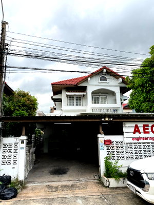 Houses for sale Bangkok : House For Sale 60 sqw. with 7 available rooms and 2 restrooms nearby express way Sukhapiban 5