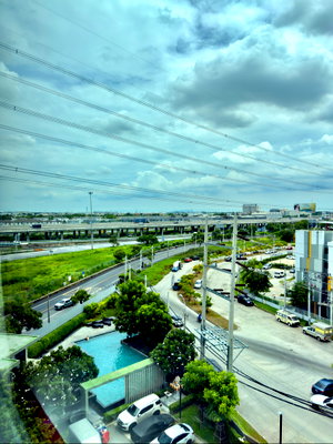 Condos for sale : Dcondo On Nut–Rama 9 – Only 1.35 m. Great-value condo in a convenient location.