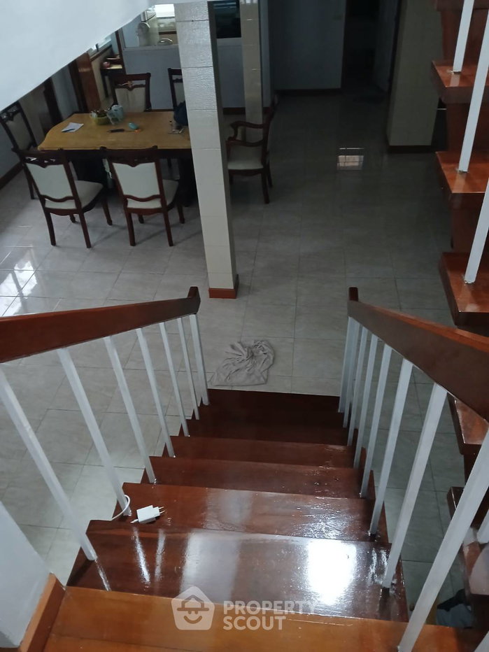 รูป บ้าน 4 ห้องนอน ขนาด 260 ตร.ม. พระโขนงเหนือ ใกล้ BTS เอกมัย (ID 3314029) - รูปที่ 11/16