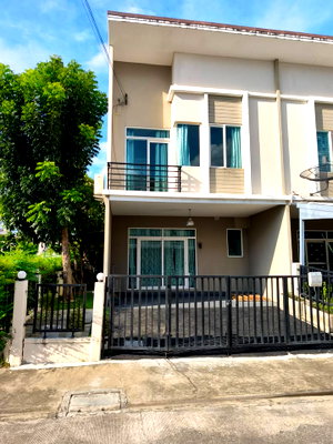 เช่าทาวน์โฮม สนามบินดอนเมือง : HR3836ให้เช่าทาวน์โฮมหลังริม โครงการ คาซ่า ซิตี้ ดอนเมือง (ถนนเทิดราชัน) ติดถนนเมน เฟอร์นิเจอร์ครบ พร้อมเข้าอยู่ ใกล้สนามบินและรถไฟฟ้าสายสีแดง