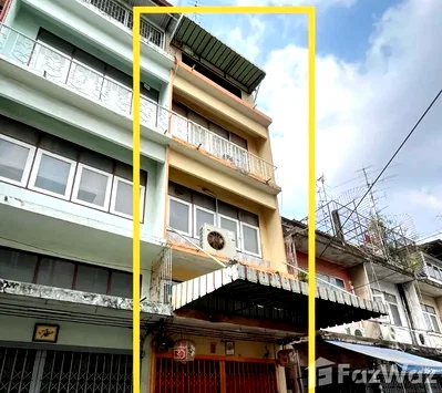 Townhouses for sale Thonburi Vocational College : 5 Bedroom Townhouse for sale in Somdet Chaophraya, Bangkok  6758505