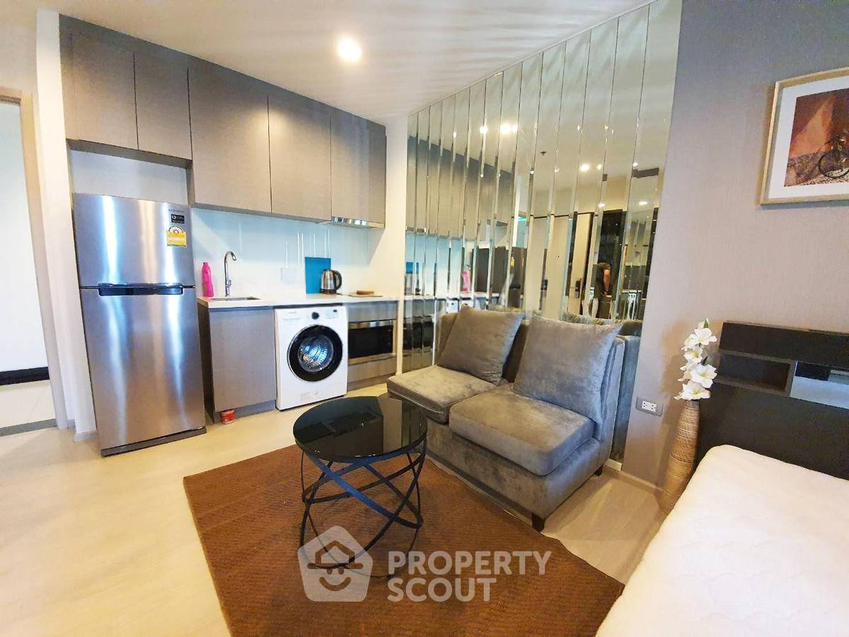 picture 15th-Floor 1-BR At Rhythm Sukhumvit 36-38, 300m To BTS Thong Lor (ID 3303436) - 2/4