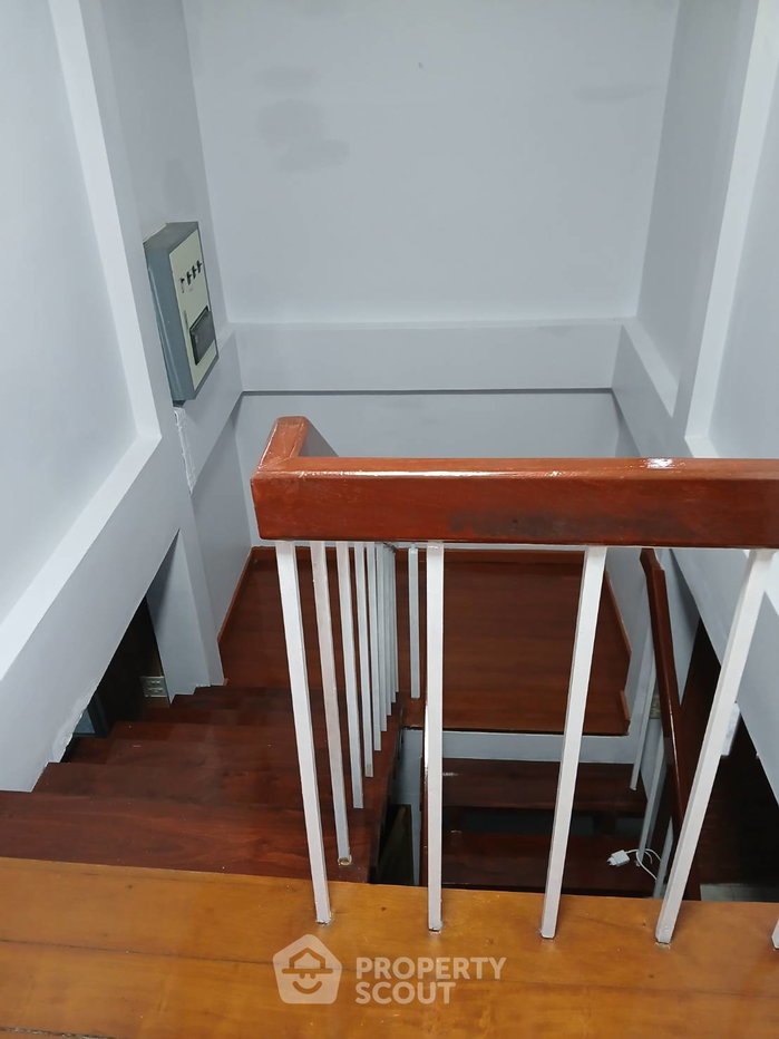 รูป บ้าน 4 ห้องนอน ขนาด 260 ตร.ม. พระโขนงเหนือ ใกล้ BTS เอกมัย (ID 3314029) - รูปที่ 15/16