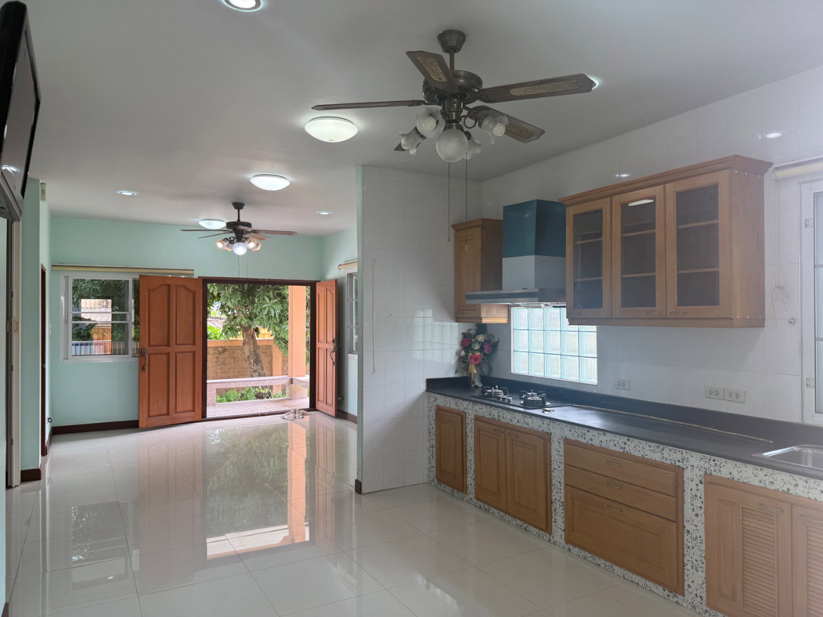 รูป บ้านเดี่ยว 75ตร.วา ใกล้รพ ชลบุรี 5 นอน จอดรถ5 คัน - รูปที่ 9/17
