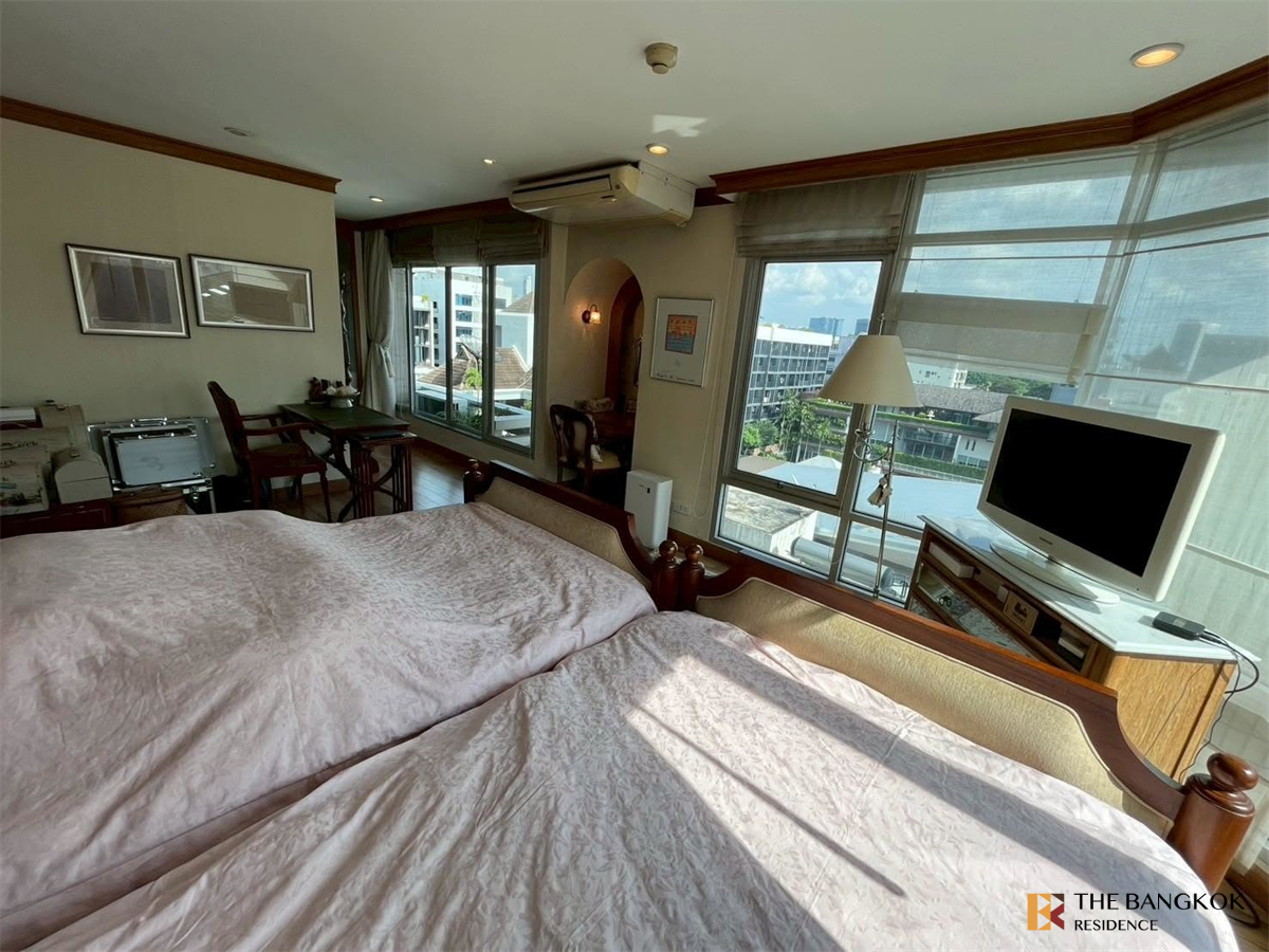 picture Navin Court Condominium - 6/10