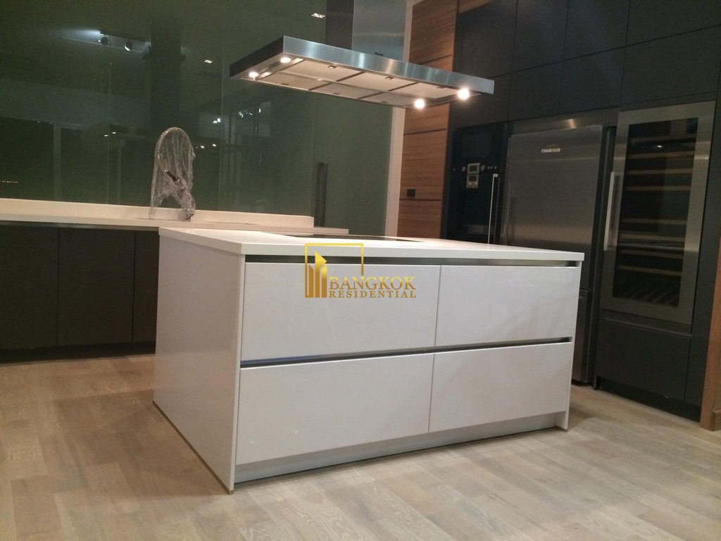 picture Millennium Residence | Spacious 3 Bedroom Luxury Condo - BR4123CD - 5/28