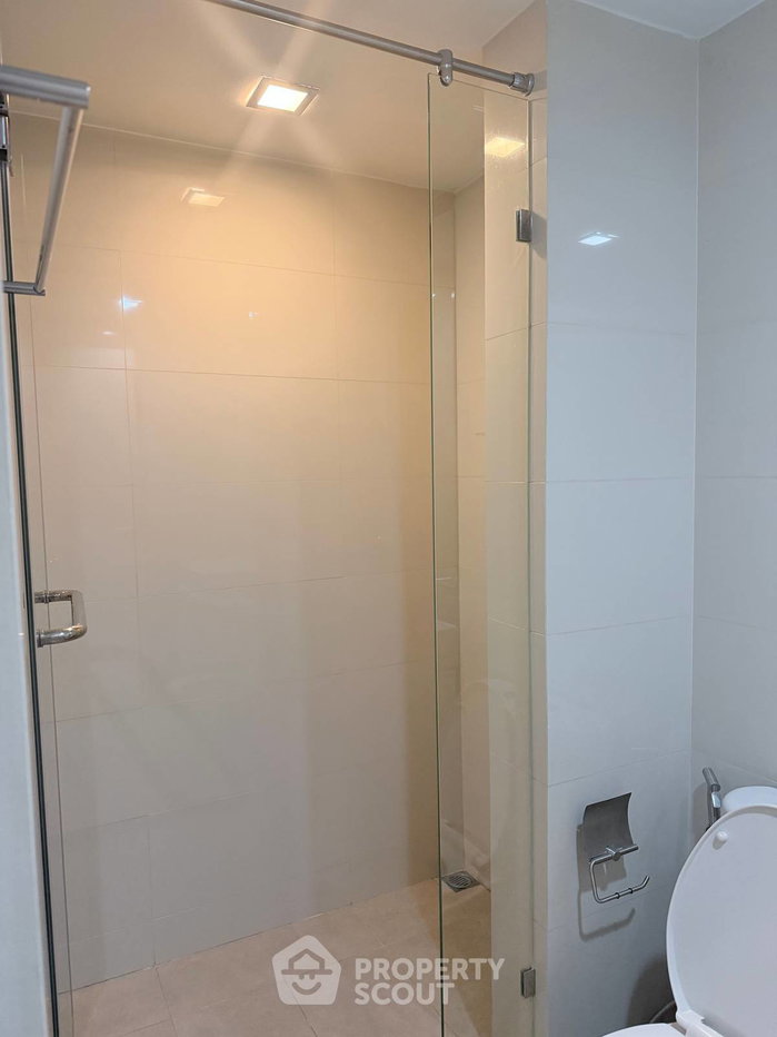 picture 2-BR Condo At Maestro 39 Sukhumvit 39 Near BTS Phrom Phong (ID 3300942) - 9/12