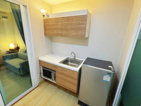 MN024456 | 1 ห้องนอน | 1 ห้องน้ำ | MRT Huai Khwang | 31 ตร.ม. | 15,000 บาท/เดือน | ชั้น 2 — Emerald Residence Ratchada กรุงเทพฯ
