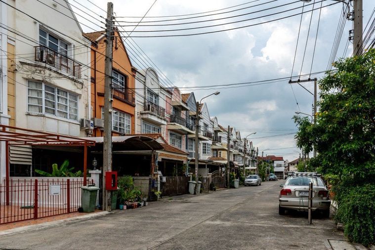 ให้เช่าโฮมออฟฟิศ 6 ห้องนอน 27 ตร.ว. ชาลิสา ลาดพร้าว-โชคชัย 4