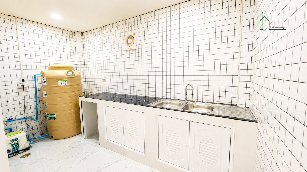 picture Townhouse, Krung Thong Village, Sai Mai 33 - 8/11