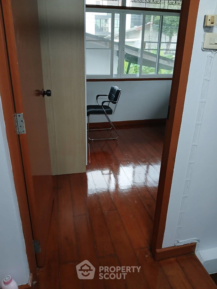 รูป บ้าน 4 ห้องนอน ขนาด 260 ตร.ม. พระโขนงเหนือ ใกล้ BTS เอกมัย (ID 3314029) - รูปที่ 8/16