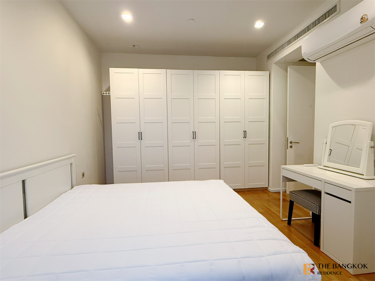 picture Circle Living Prototype Cool Condo, Central City Location - 4/10