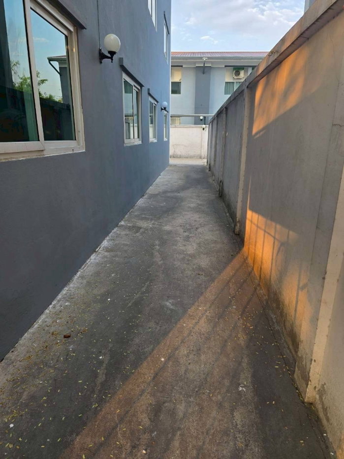 รูป ให้เช่าอาคารพาณิชย์ 3 ชั้นครึ่ง ถนนสวนผัก ปากซอยทุ่งมังกร 13 ที่ดิน 81.6 ตรว. จอดรถได้ 9 คัน - รูปที่ 11/14