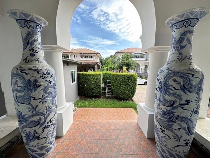 4-bed house for rent, 300 sqm, 94.5 sq wah, Nantawan Suanluang Rama 9