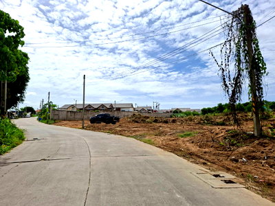 ที่ดิน นิคมราชชลบุรี : ที่ดิน 2 งาน บ่อวิน ใกล้ถนนบ่อวิน- ยางเอน ราคา 1.4 ล้าน