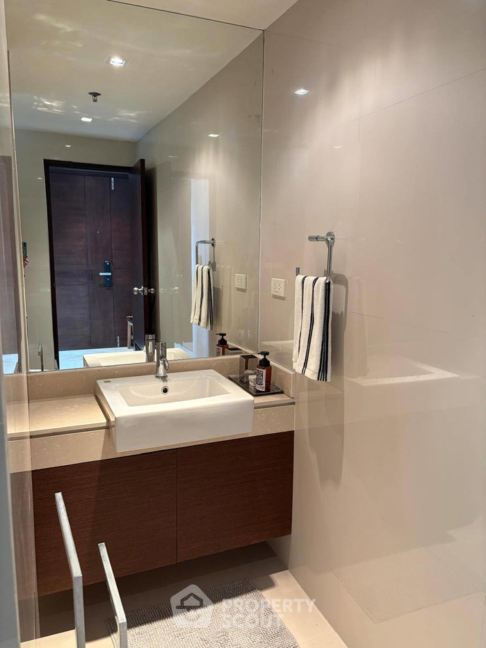 picture 28th-Floor 1-BR The Rajdamri, 100m To BTS Ratchadamri (ID 1237155) - 7/10