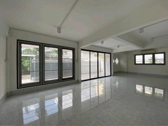 รูป ให้เช่าHome Office บ้านเดี่ยว 2 ชั้น ทำเลสุทธิสาร ลาดพร้าว 48 ใกล้ MRT ภาวนา / Renovate ใหม่ / จอดรถ 7-8 คัน / Home Office จดบริษัทได้ - รูปที่ 7/10