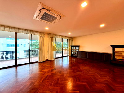 คอนโดให้เช่า : Ruam Rudee Penthouse | Charming 3 Bed Property in Phloenchit - BR62104CD