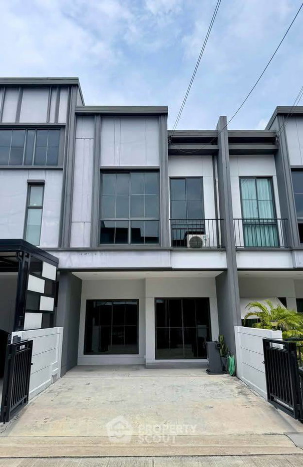 picture 2-BR Townhouse 105 Sqm At Verve Saimai-Phaholyothin (ID 3315701) - 1/8