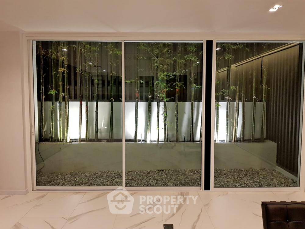 รูป คอนโด 3 ห้องนอน 650 ตร.ม. Prompak Gardens ใกล้ BTS พร้อมพงษ์ (ID 1032317) - รูปที่ 9/48