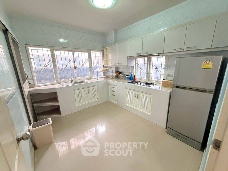 picture Pet-Friendly 3-BR House At Baan Ratcha 3, Bang Yai (ID 3306232) - 9/20