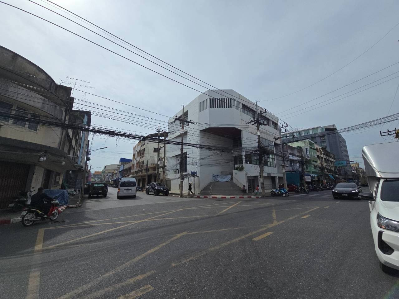 สำนักงาน 103 ตร.วา ถนนรัถการ-หาดใหญ่ หาดใหญ่ สงขลา 30.2M