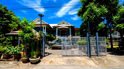 Houses for sale วิทยาลัยเทคนิคกาญจนาภิเษกมหานคร : Bann Mit Maitri soi 28 Nong Chok, Bangkok