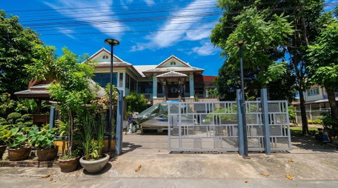 Bann Mit Maitri soi 28 Nong Chok, Bangkok