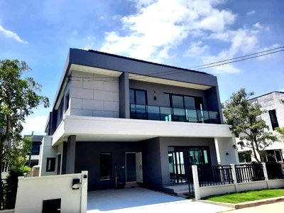 Houses for rent Samut Prakarn : 🏡#PN2402_131🏡 💥Urgent! Guaranteed availability—act fast before it's gone!‼️ For Rent: 95k. 🔥The Centro Bangna Project.