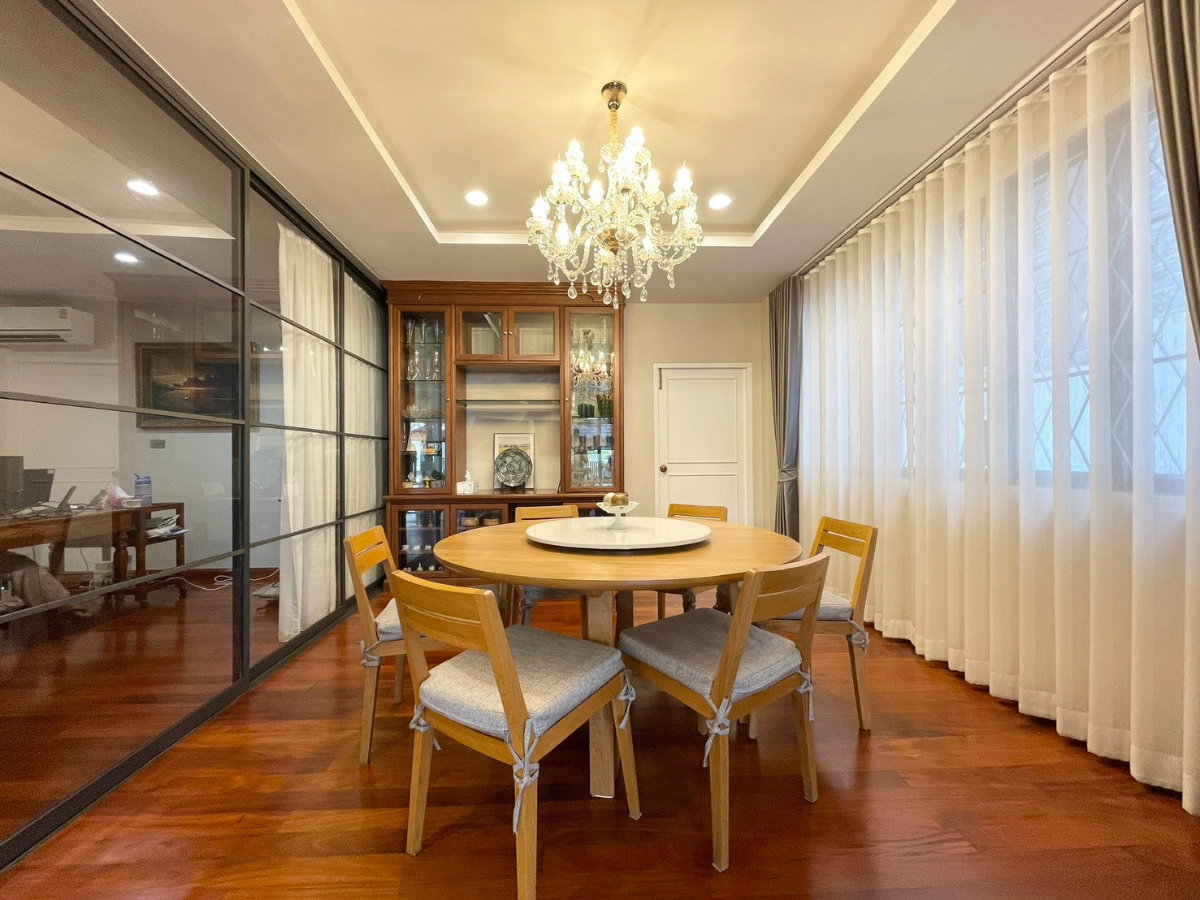 รูป ให้เช่า บ้านเดี่ยว 3 ชั้น ทองหล่อ 25 | ที่ดิน 112 ตร.ว. | พื้นที่ใช้สอย 420 ตร.ม. | 5 ห้องนอน | ใจกลางทองหล่อ - รูปที่ 11/40